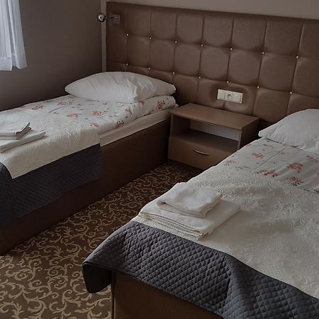 Hotel Gutland Wysokie Mazowieckie Экстерьер фото
